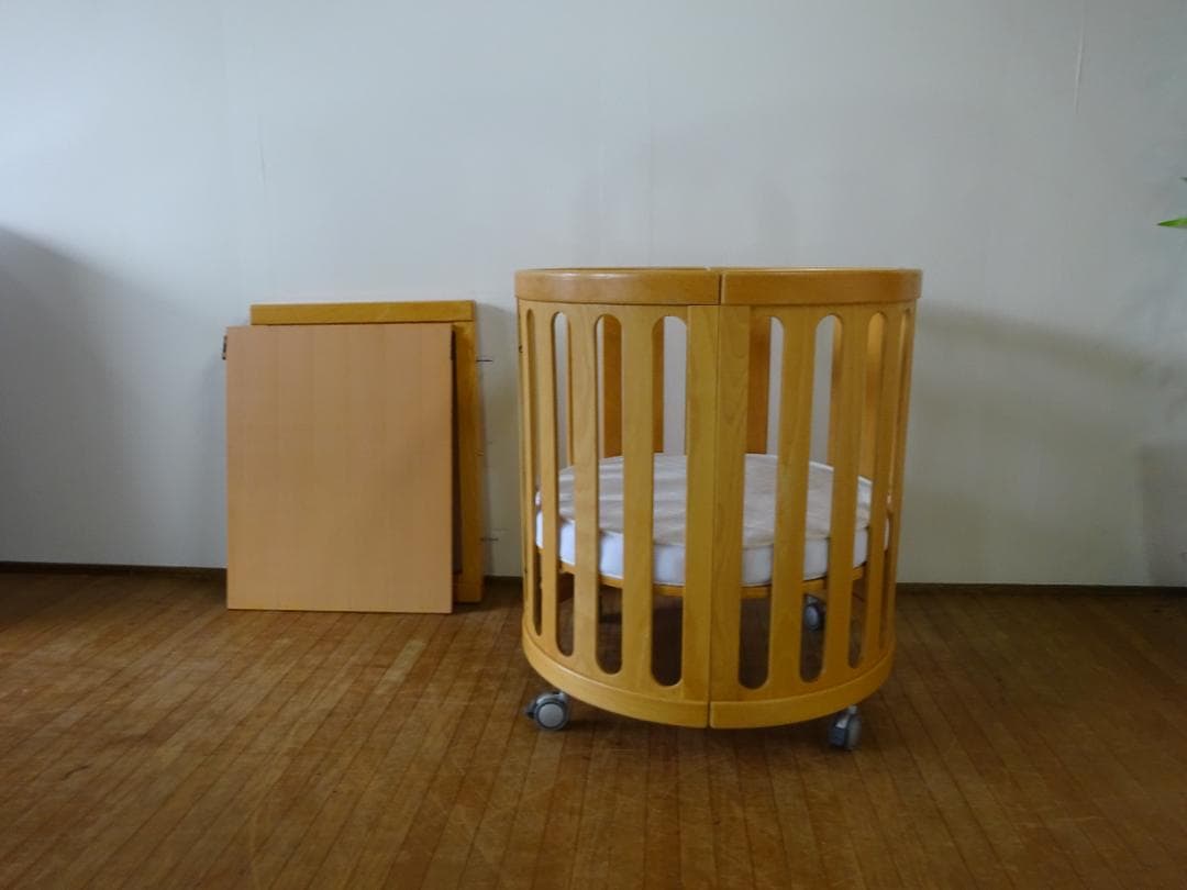 ベビーベッド　ベビーサークル　木製　マットレス付き　（検）ストッケ