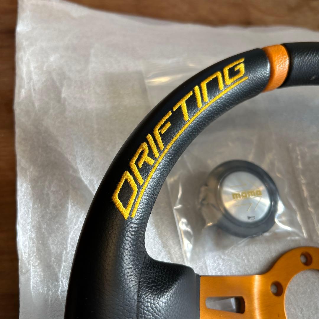 momo DRIFTING ステアリング 本体　超美品