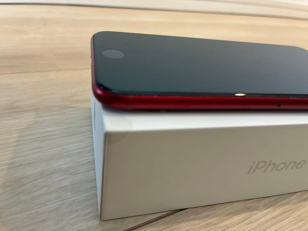 iPhone SE第3世代 64GB レッド