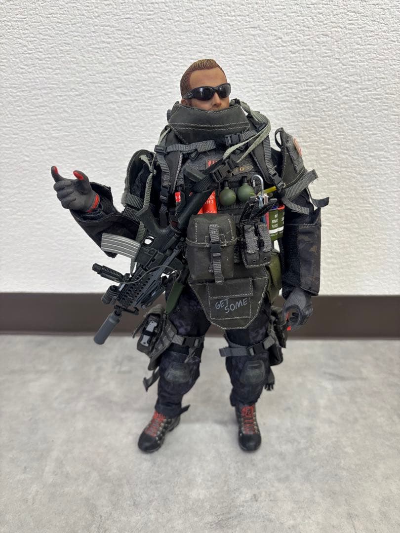 カ*ン様 1/6スケール ミリタリーフィギュア 2体セット フル装備 武器大量