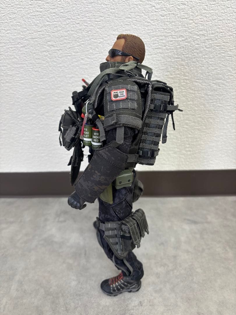 カ*ン様 1/6スケール ミリタリーフィギュア 2体セット フル装備 武器大量