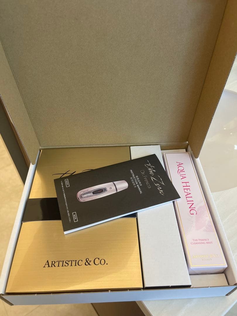 ARTISTIC & CO. the Zeus Dr.Fresco 美顔器