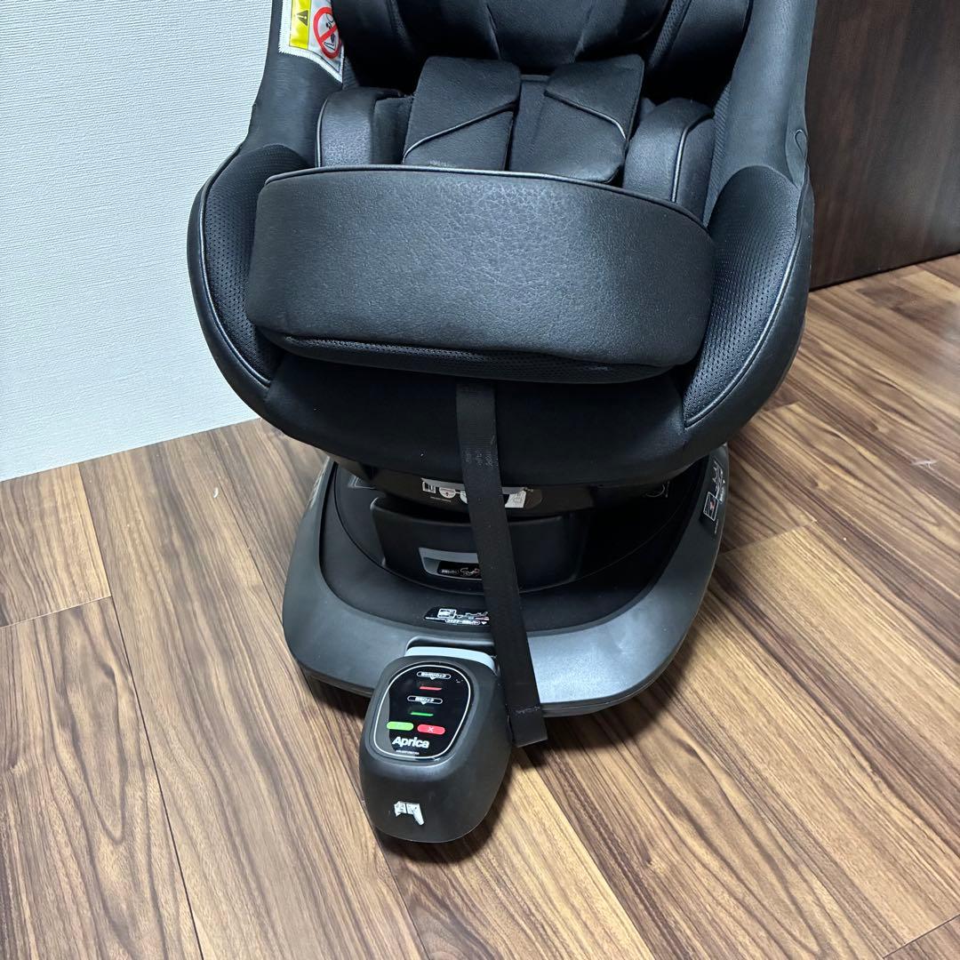 【美品】Aprica チャイルドシート　アカチャンホンポ　クルリラビッテエックス