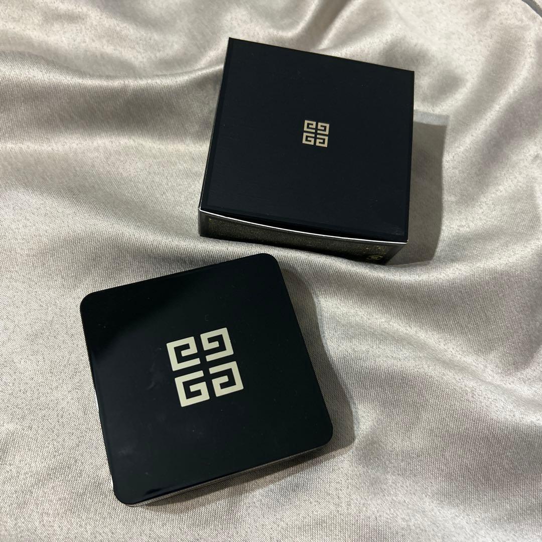 ジバンシイ ソワンノワール UV コンパクト 12g