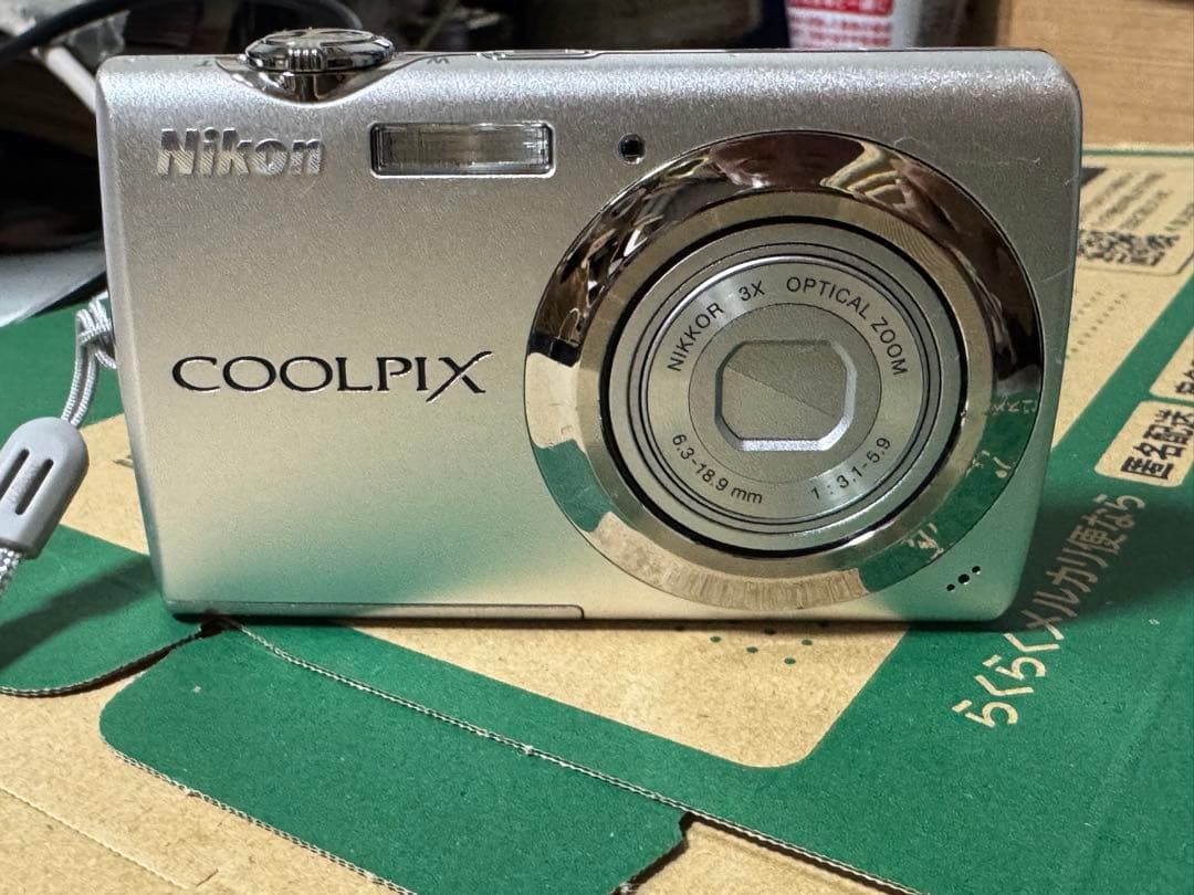Nikon ニコン COOLPIX S220 デジカメ シルバー