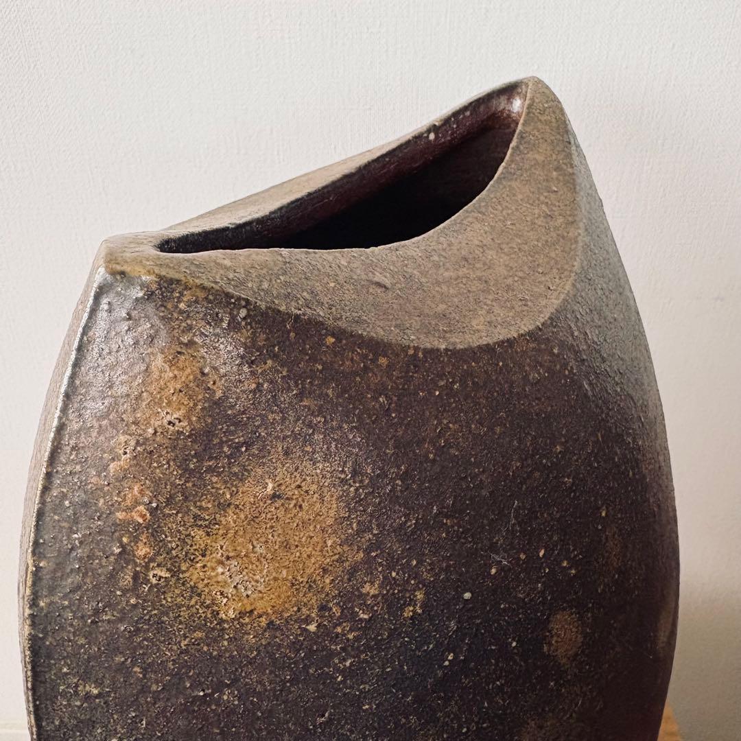 山下譲治　備前焼　変形花器　花瓶花入　共箱付　高さ29cm