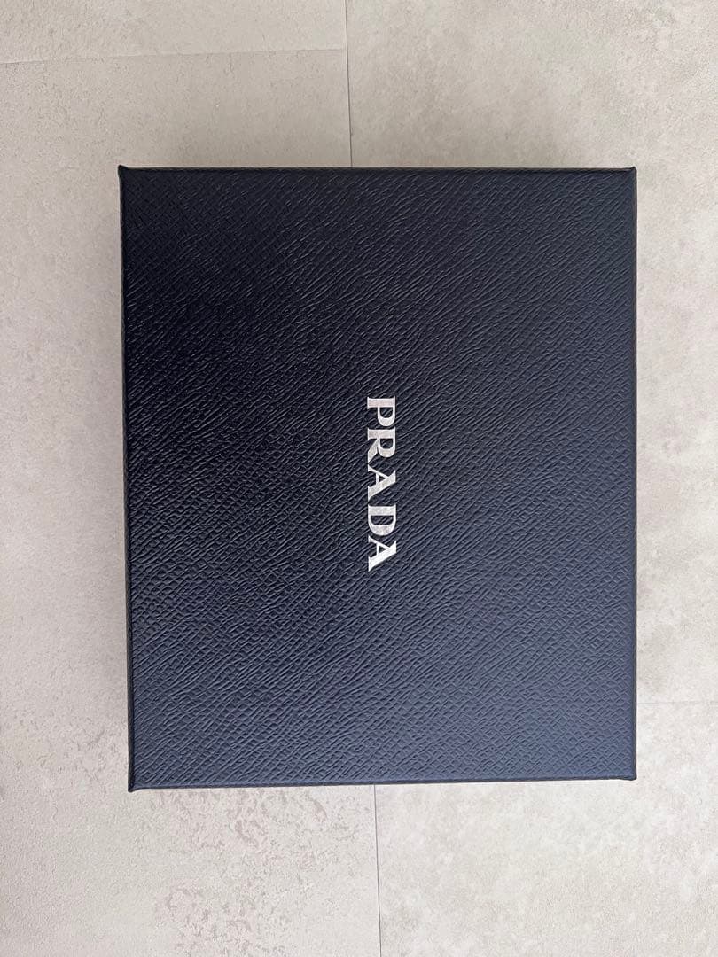 【最終値下げ】PRADA ダークグリーン ベルベットヘアクリップ