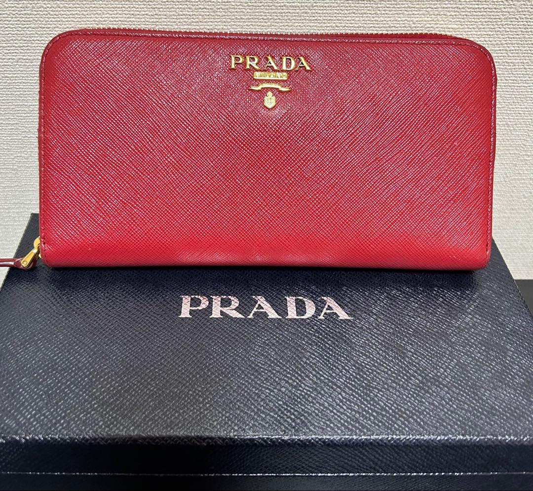PRADA サフィアーノ 長財布 ラウンドファスナー 赤