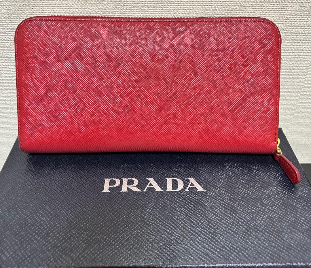 PRADA サフィアーノ 長財布 ラウンドファスナー 赤