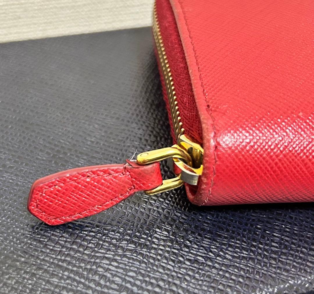 PRADA サフィアーノ 長財布 ラウンドファスナー 赤