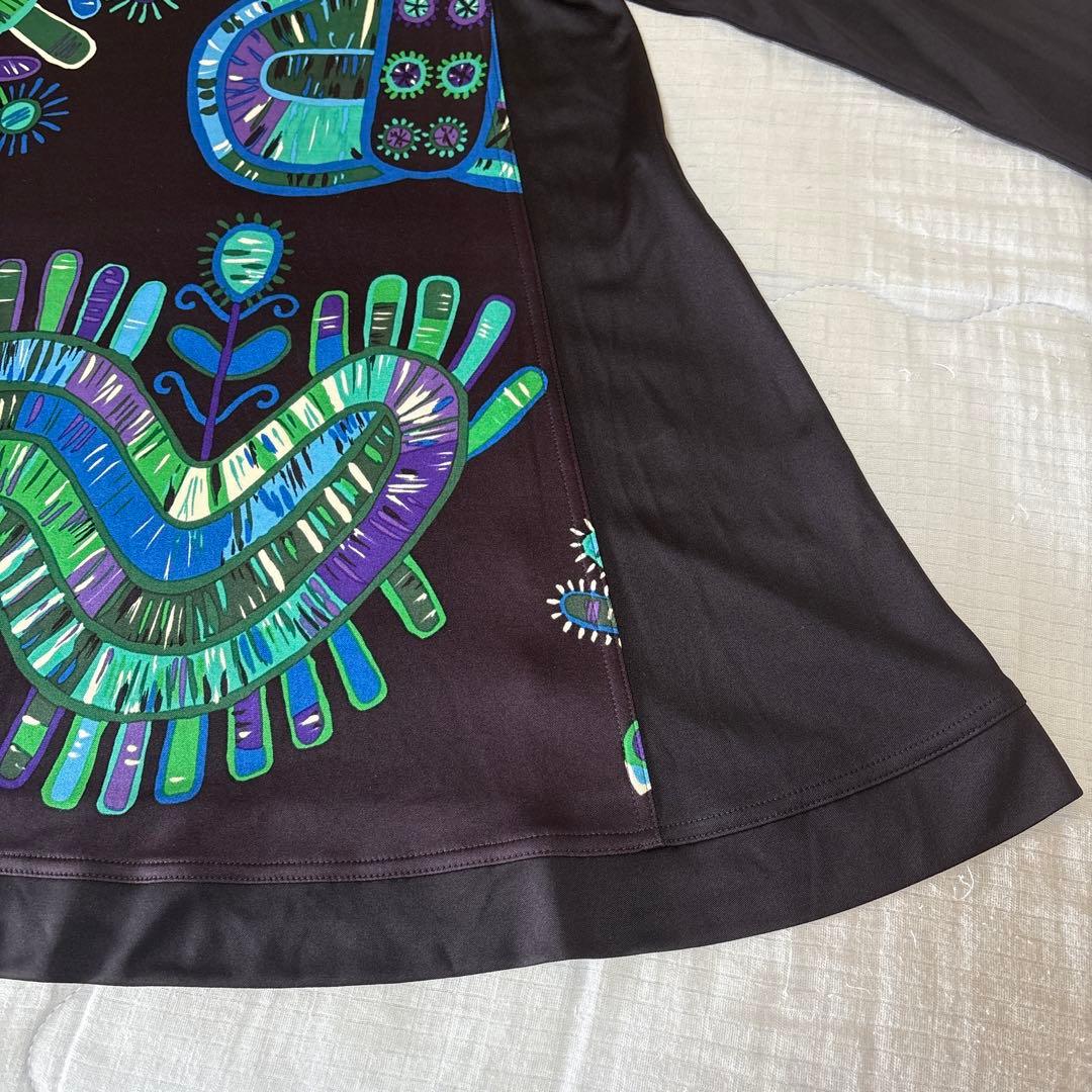 『未使用に近い』⭐️トクコプルミエヴォル⭐️黒地に幾何学模様の素敵な長袖チュニック❣️