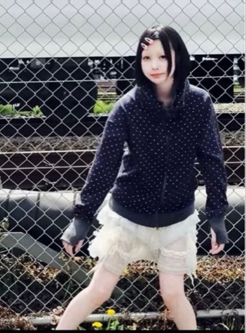 ドット　ハイネックパーカー　あのちゃん着用　似　itimi faithtokyo