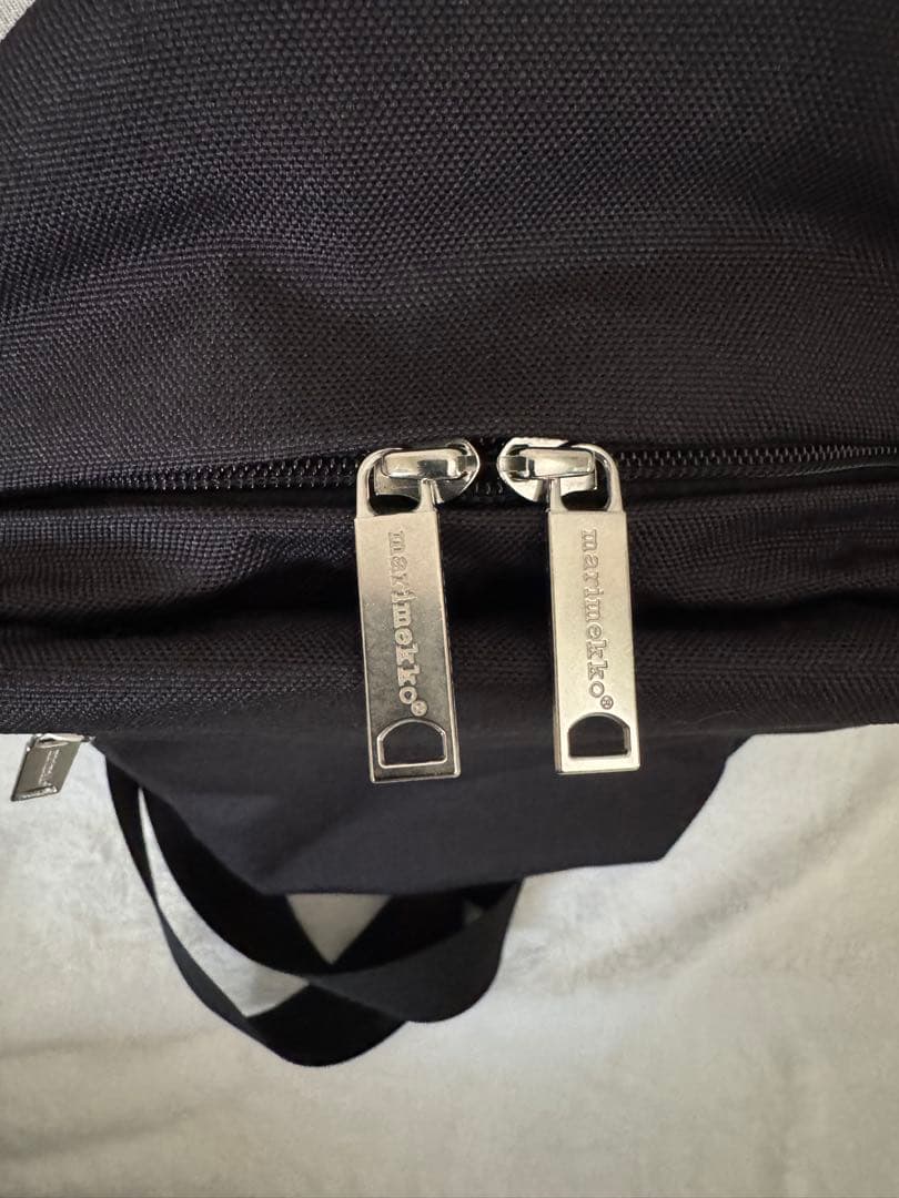 marimekko ブラック ボディバッグ