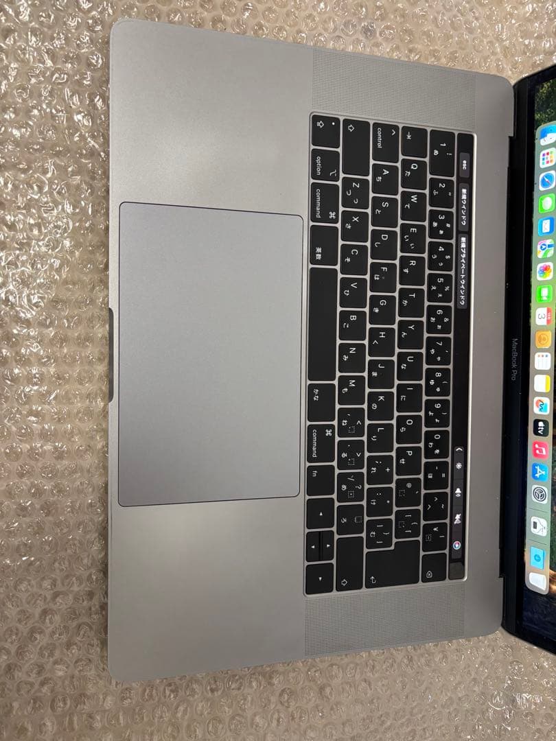 MacBook Pro 15インチ A1990 i9 Radeon Pro