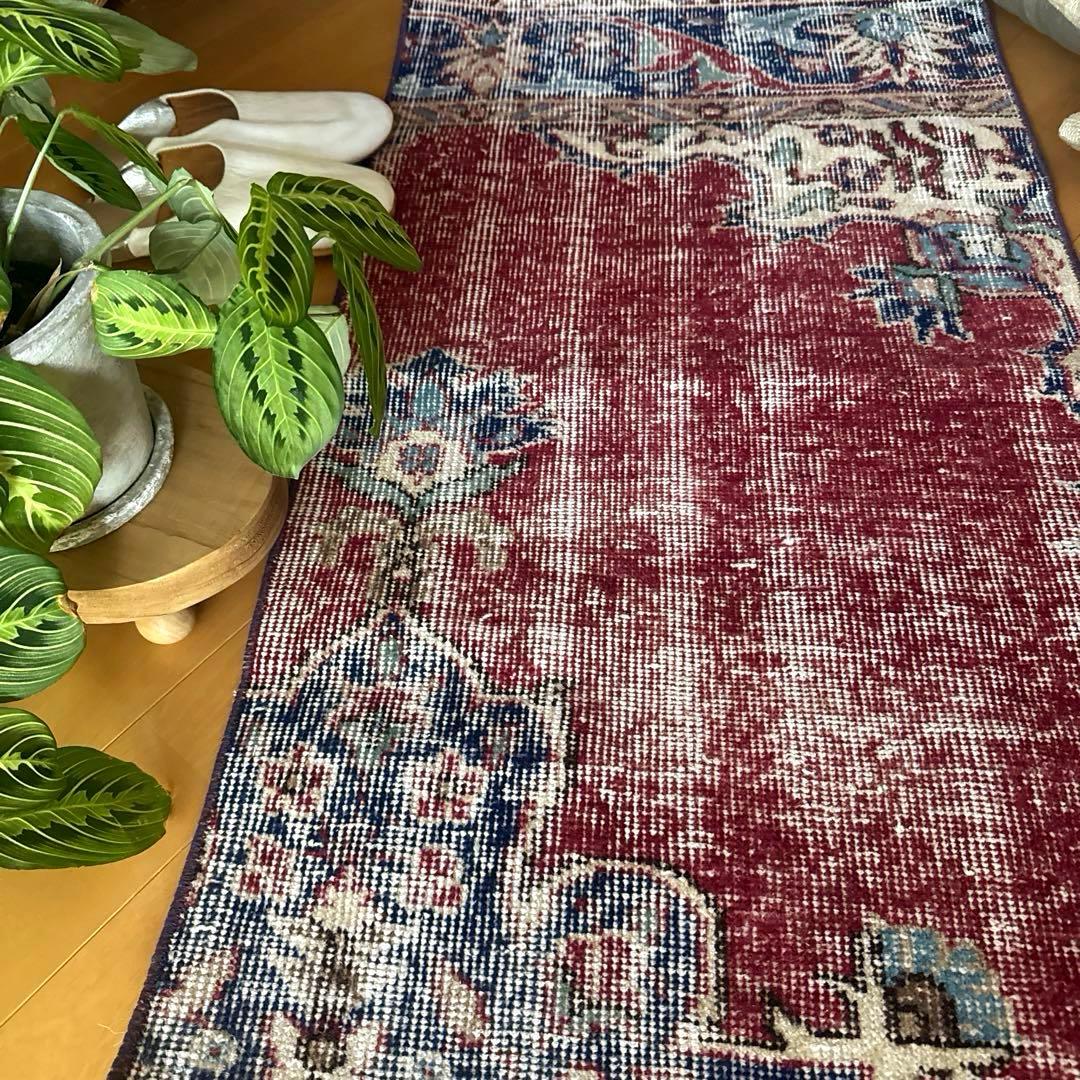52×96 エンジ色　ボタニカル　擦れシャビー　トルコヴィンテージラグ