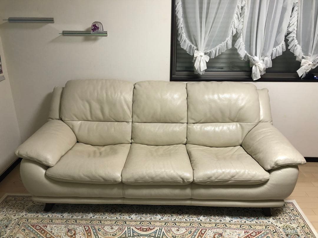 【IDC 大塚家具】3人掛け　本革ソファ　アイボリー