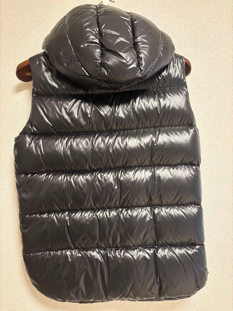 TATRAS ブラック ダウンベスト フード付き