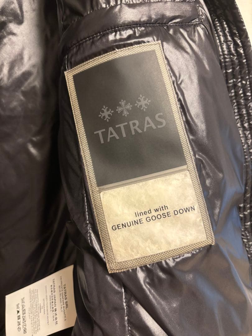 TATRAS ブラック ダウンベスト フード付き