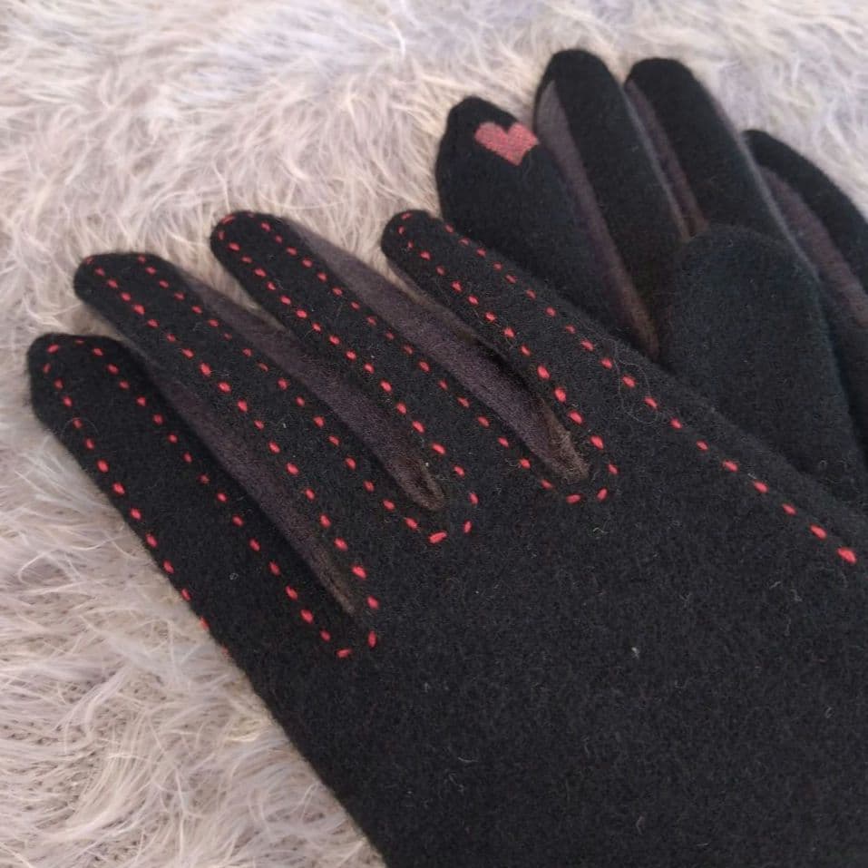 ヴィヴィアン ウエストウッド アクセサリーのオーガニックウールのスリット手袋