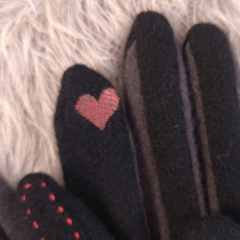 ヴィヴィアン ウエストウッド アクセサリーのオーガニックウールのスリット手袋