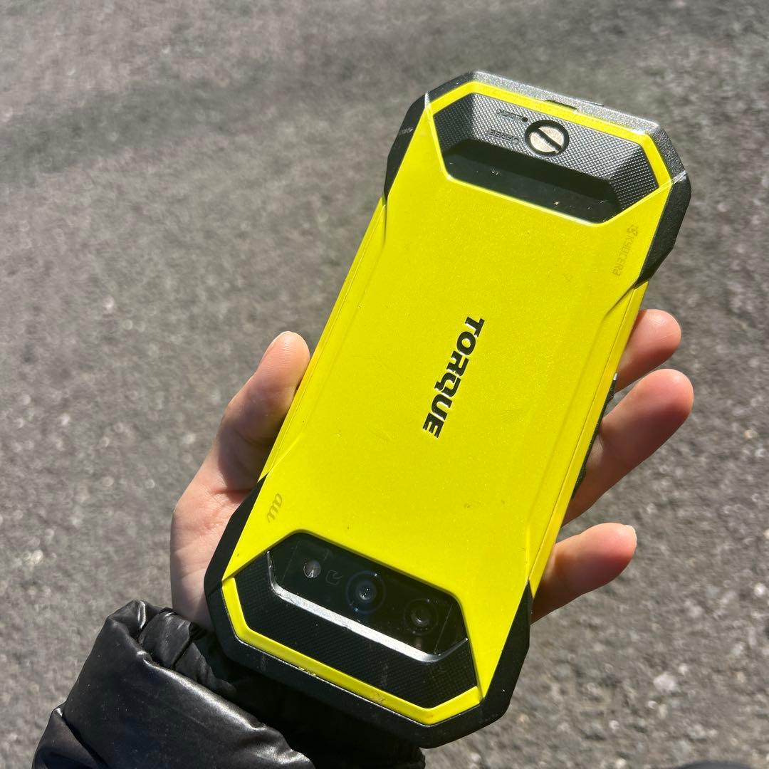 TORQUE 耐衝撃スマートフォン イエロー