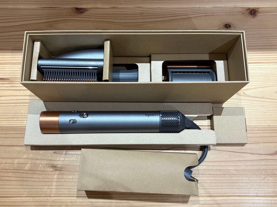 ヘアドライヤー dyson airwrap HS05