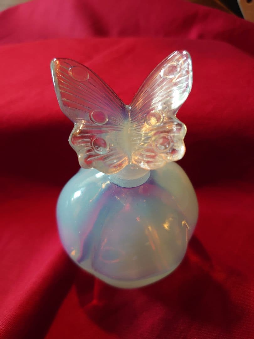 フランス1930s'オパールセント「蝶のパフィームボトル」香水瓶