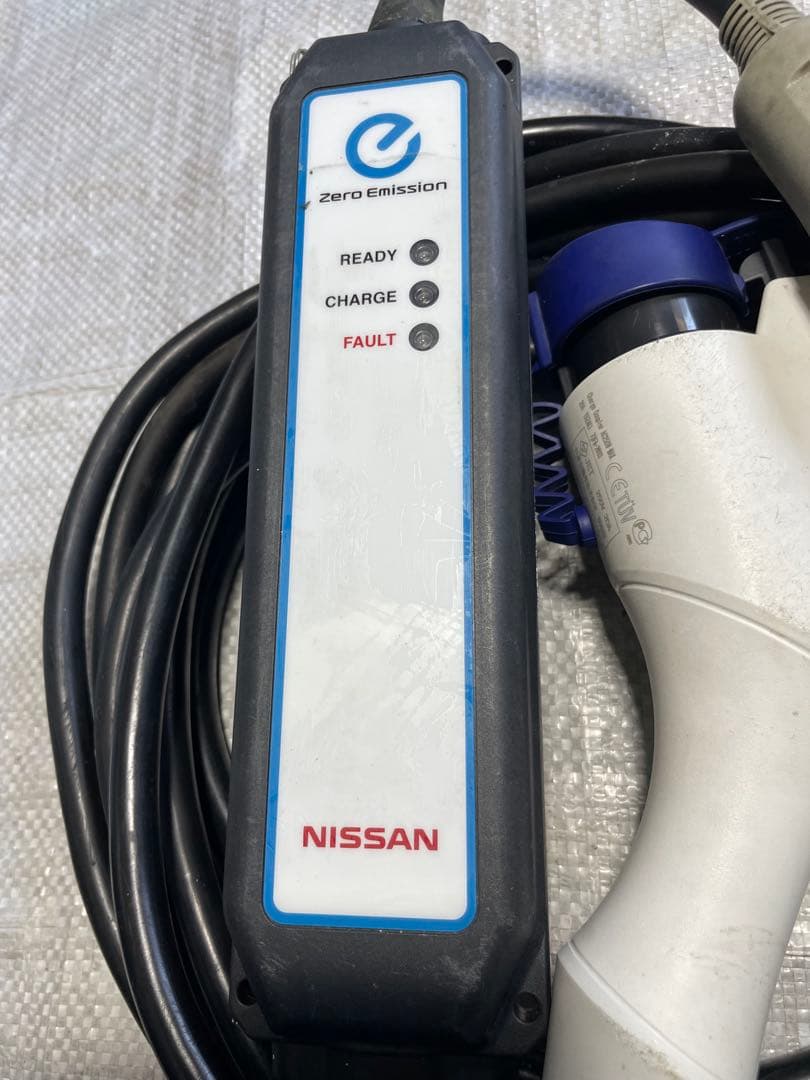 日産　リーフ　充電ケーブル　3NK0A