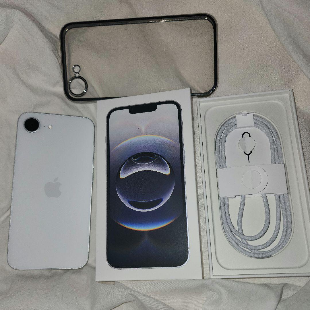 Apple iPhone 16e ホワイト 本体