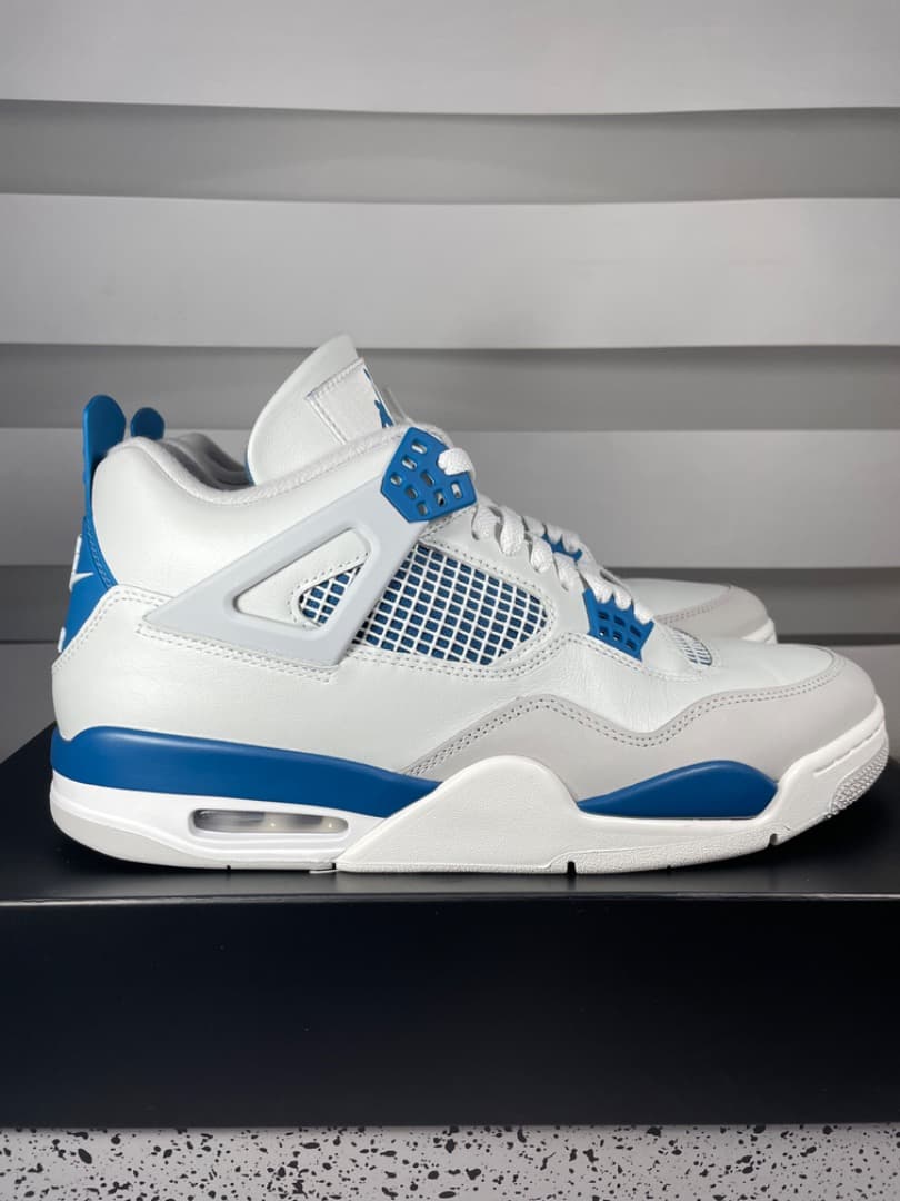 エアジョーダン4 ミリタリーブルー (2024)
