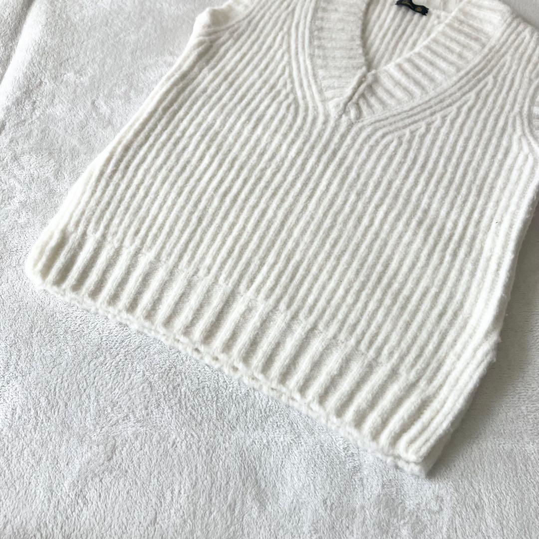 ★美品★ドゥロワー　ニットベスト　あぜ編み ホワイト　ウール　ジレ　ノースリーブ
