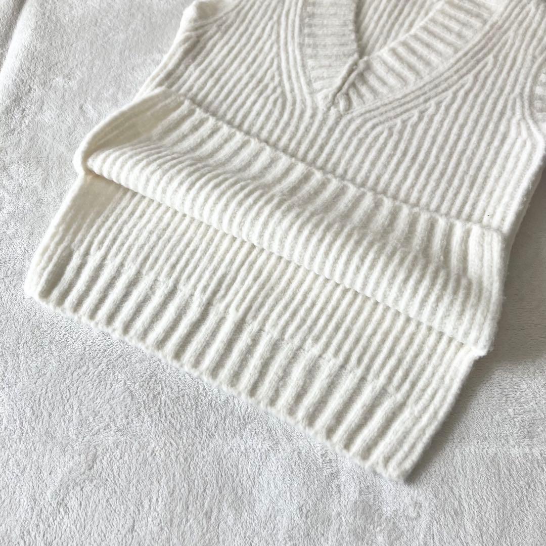 ★美品★ドゥロワー　ニットベスト　あぜ編み ホワイト　ウール　ジレ　ノースリーブ