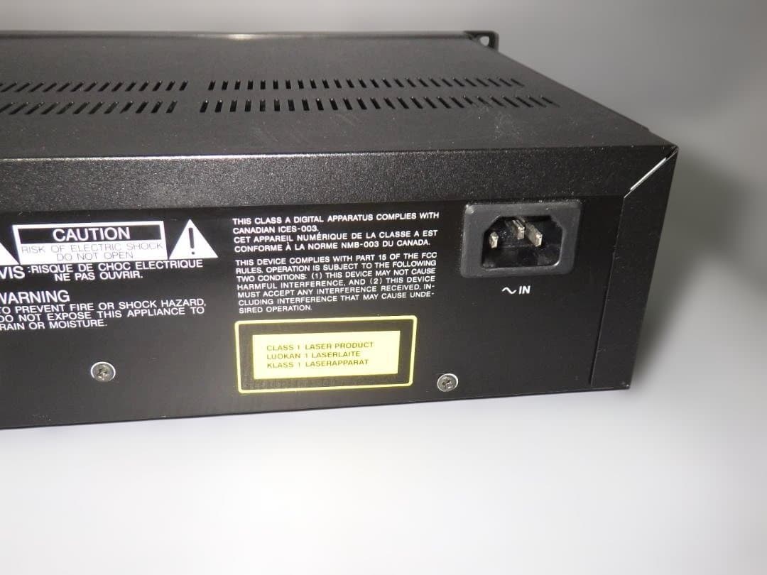 TASCAM CD-RW900SL プロフェッショナル CDレコーダー