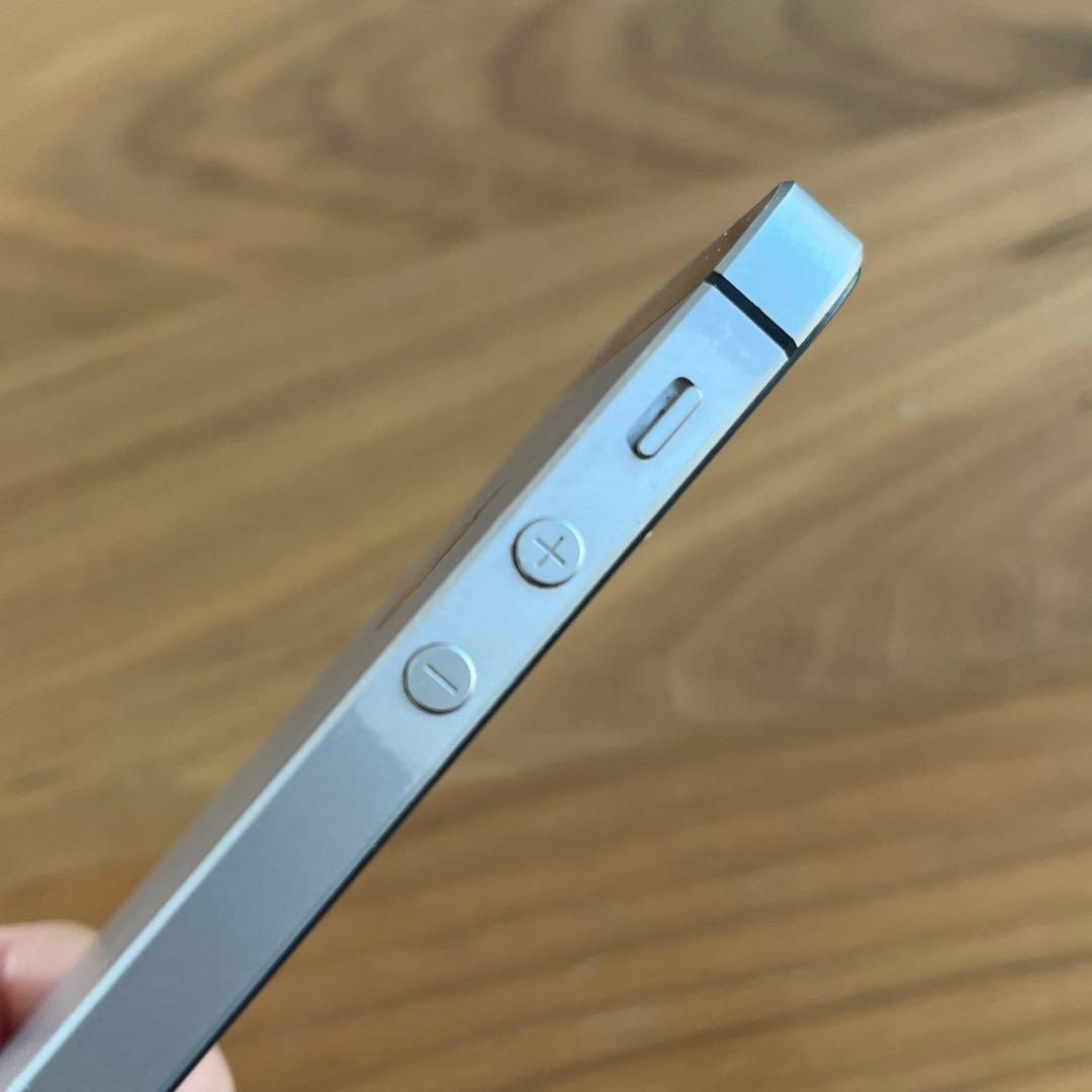 iPhone SE（第一世代） 128GB スペースグレイ 本体のみ