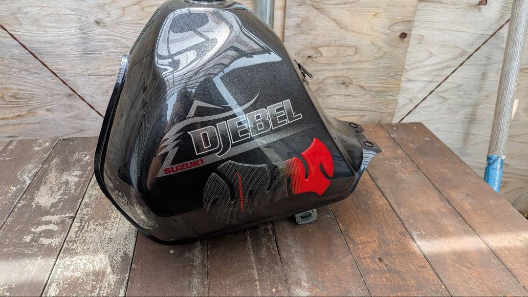 SUZUKI ジェベル250xc タンク　黒
