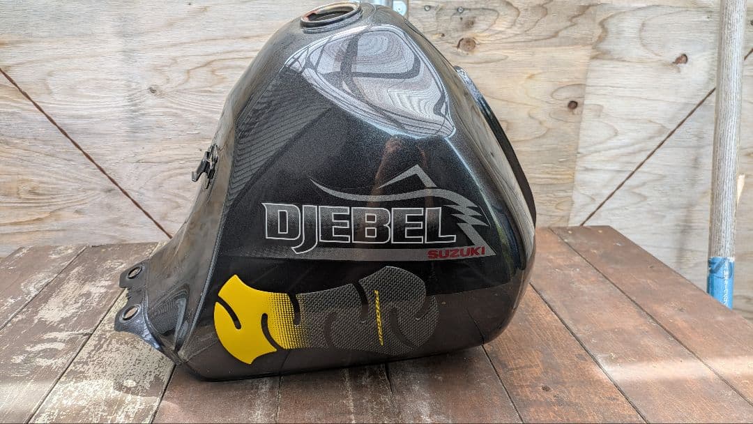 SUZUKI ジェベル250xc タンク　黒