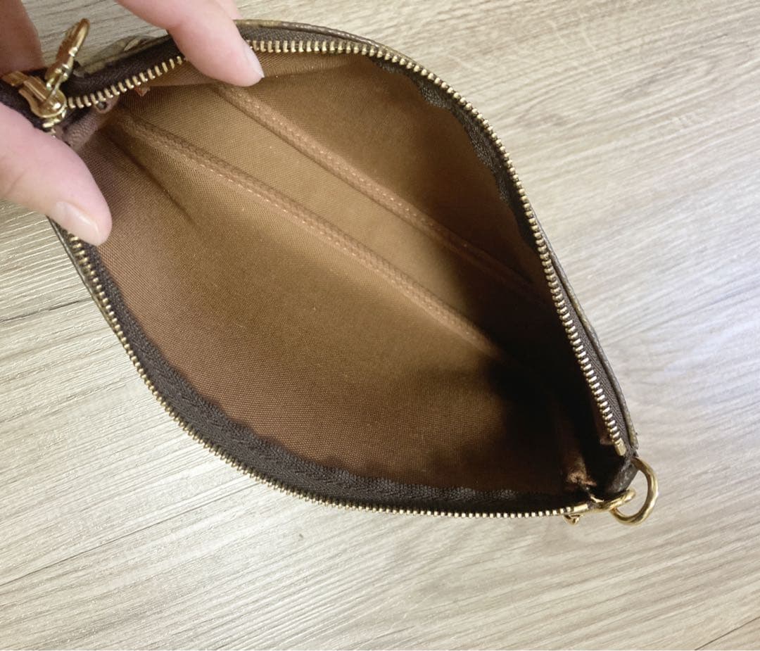 Louis Vuitton モノグラムポーチ　アクセソワール