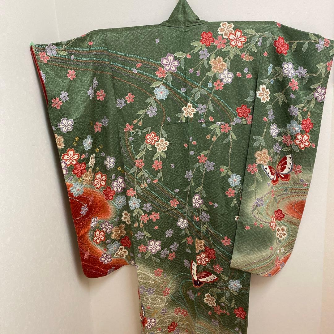 成人式　絞りの振袖　桜と蝶