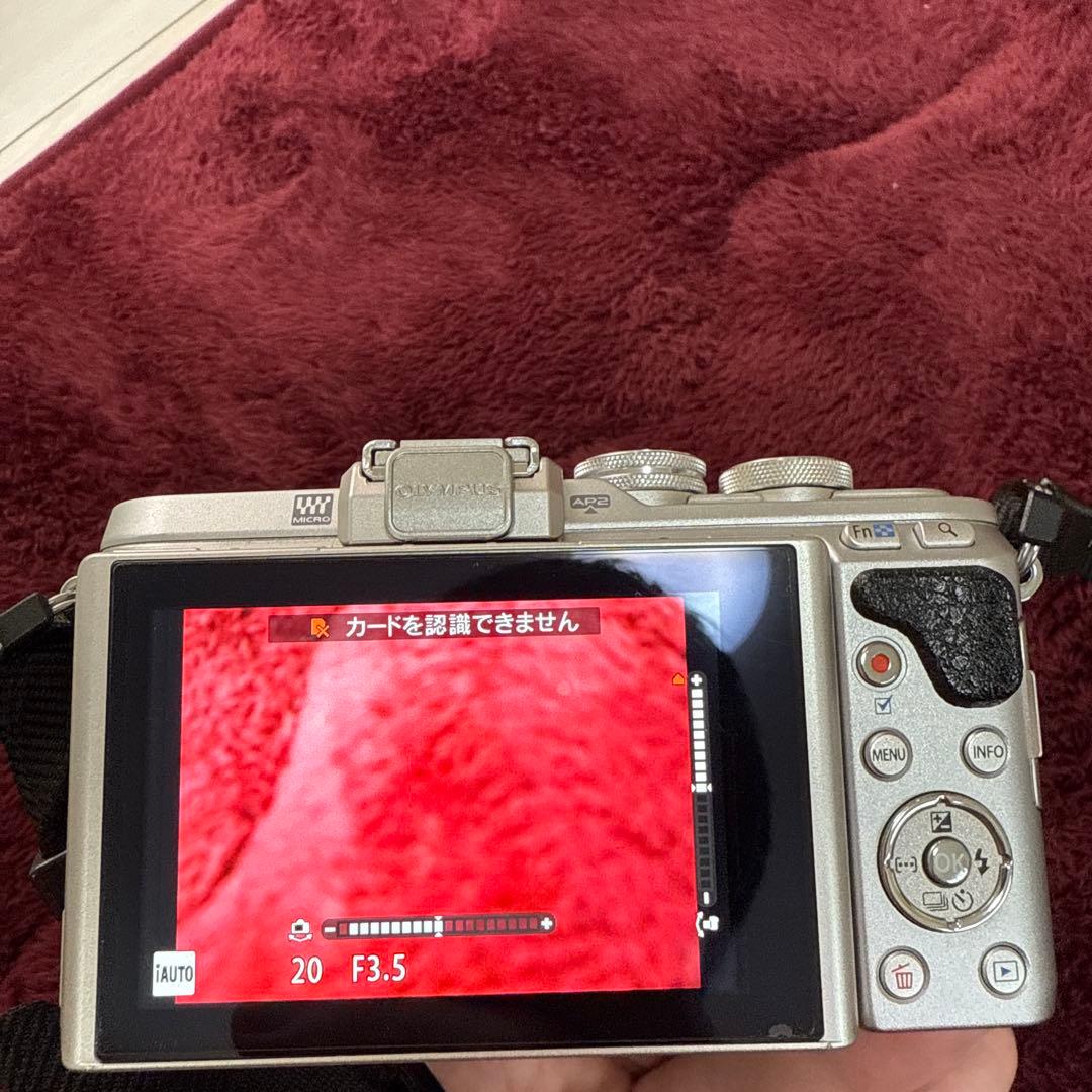 Olympus PEN E-P8ミラーレス一眼