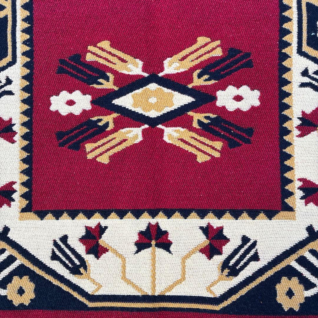 幾何学模様のウールラグ　トルコ製