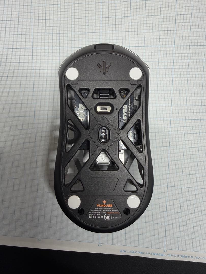 WLMouse BEAST X Mini (マグネシウム合金/超軽量34g)