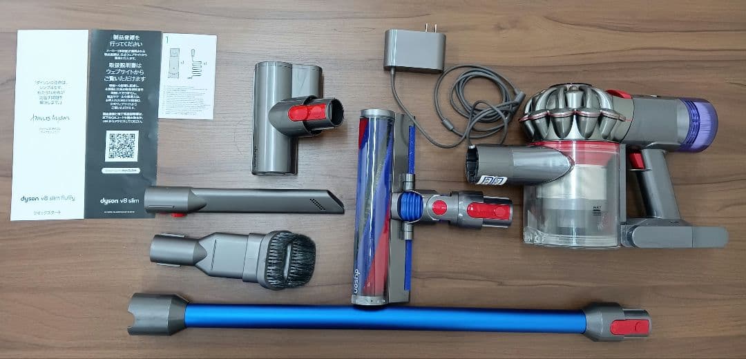 動作確認済　Dyson コードレス掃除機　V8 各種アタッチメント付き　家電