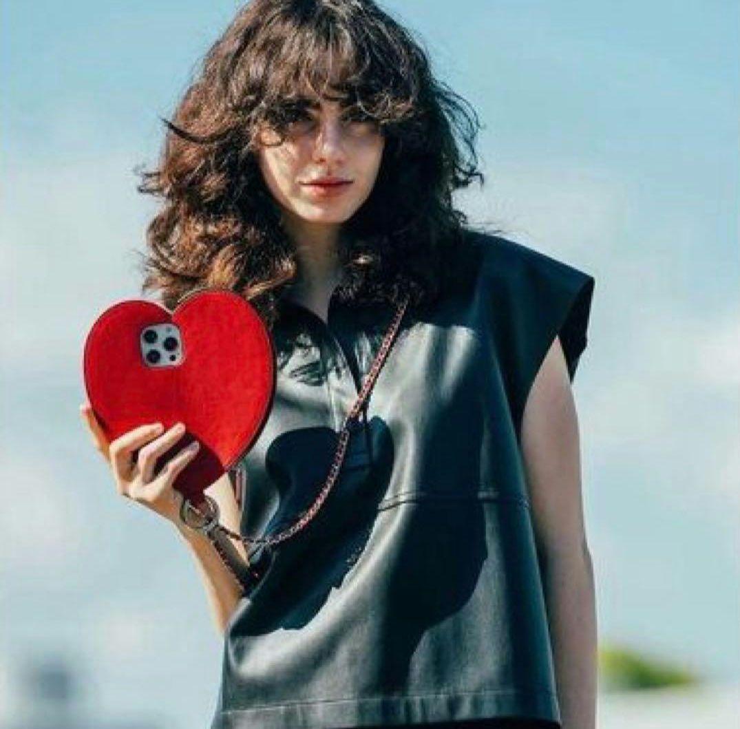 新品 未開封品 エジュー ajew スマートフォンケース iPhone14