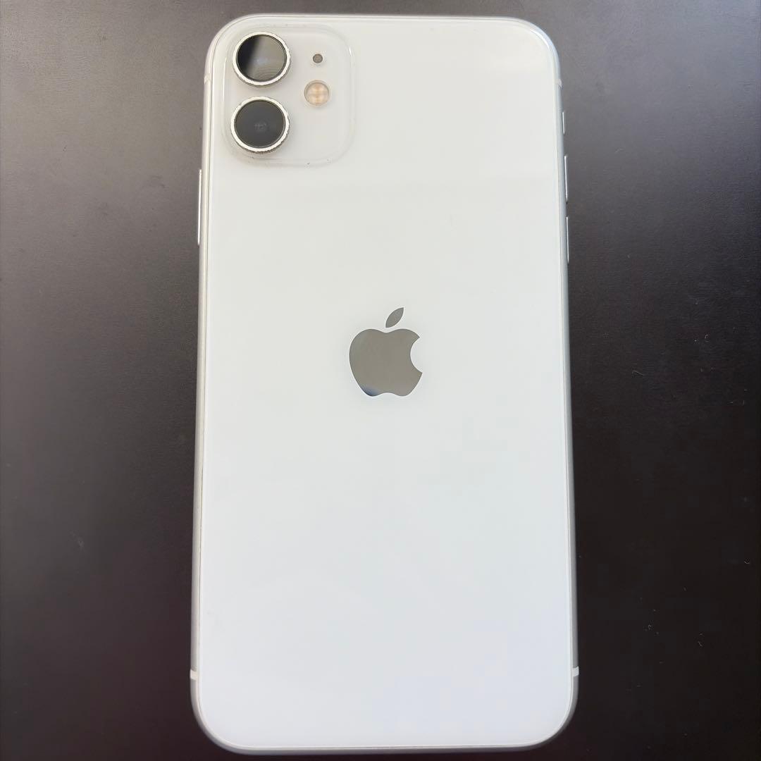 iPhone 11 ホワイト 本体 SIMフリー　64GB シャッター音なし