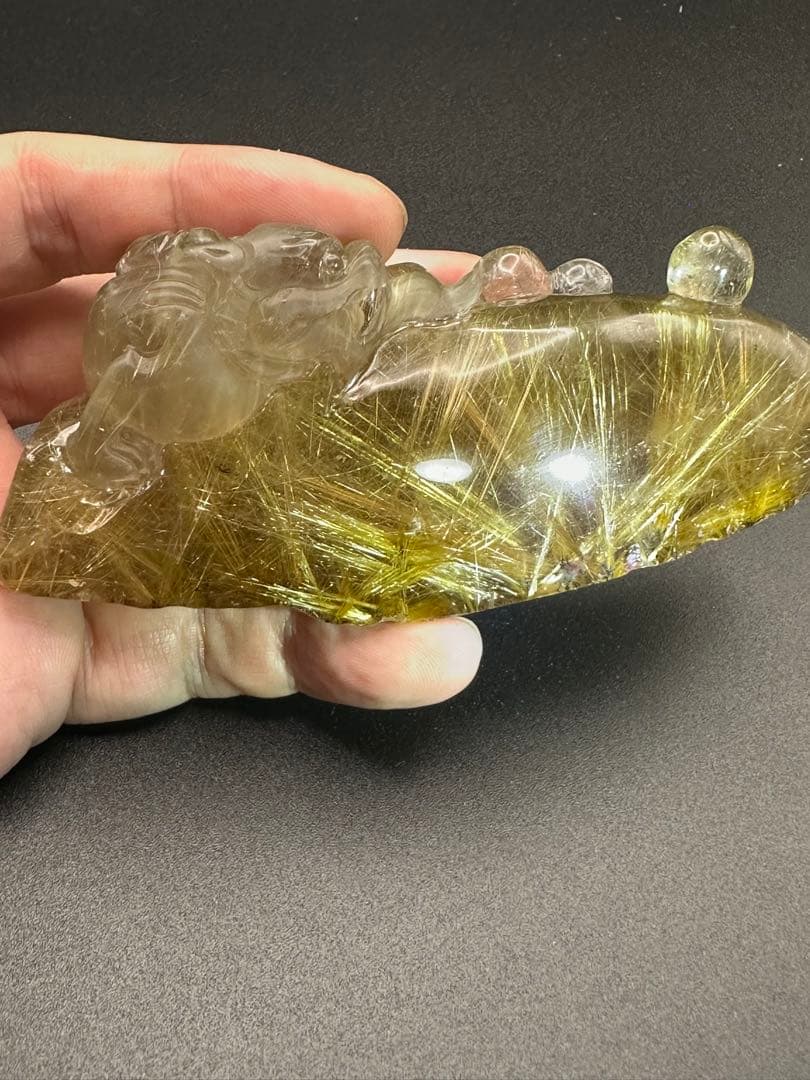 ゴールドルチル彫物（貔貅）台座つき！