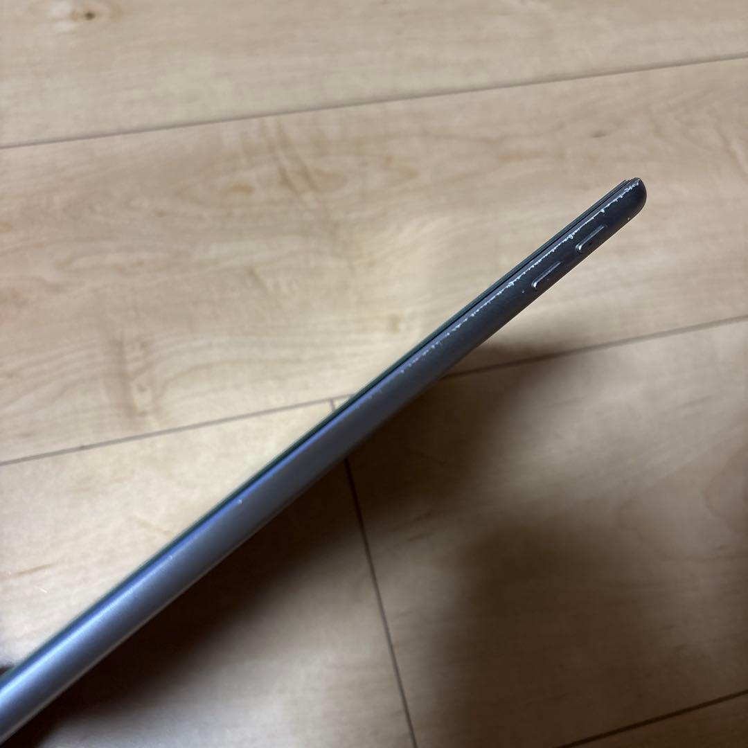 iPad 第五世代　シルバー