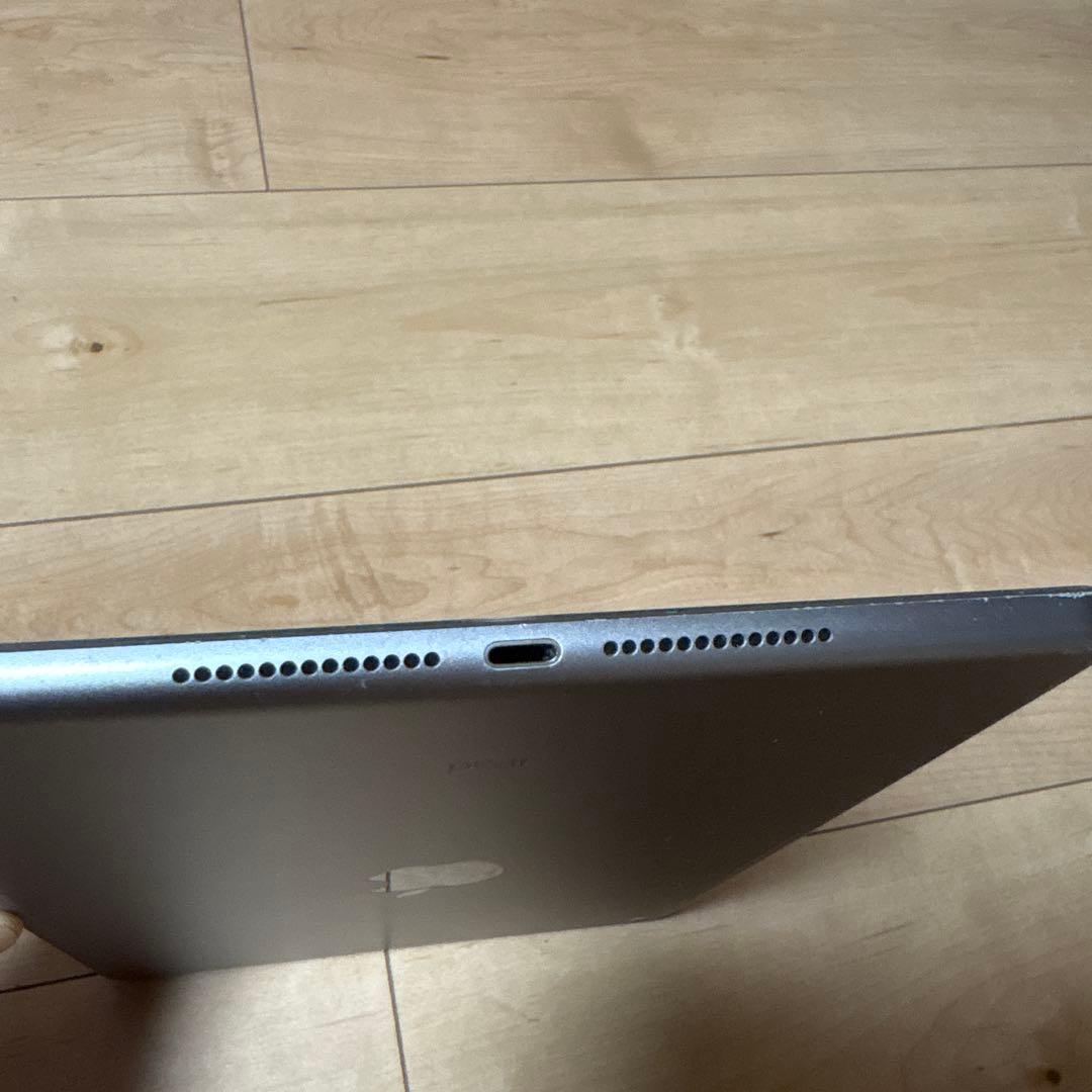 iPad 第五世代　シルバー