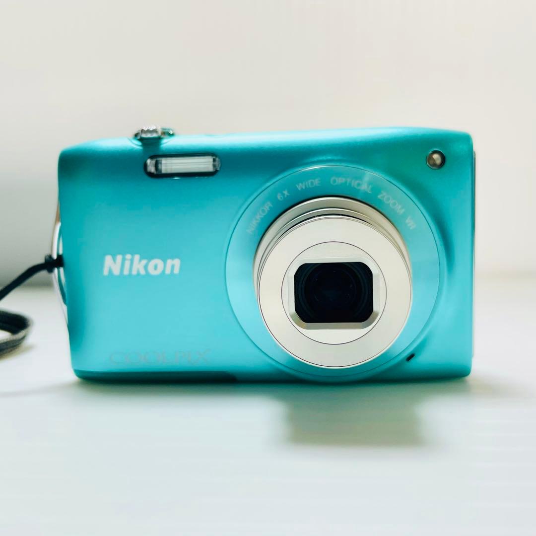 超美品　箱付き　Nikon COOLPIX S3300 ニコン　クールピクス