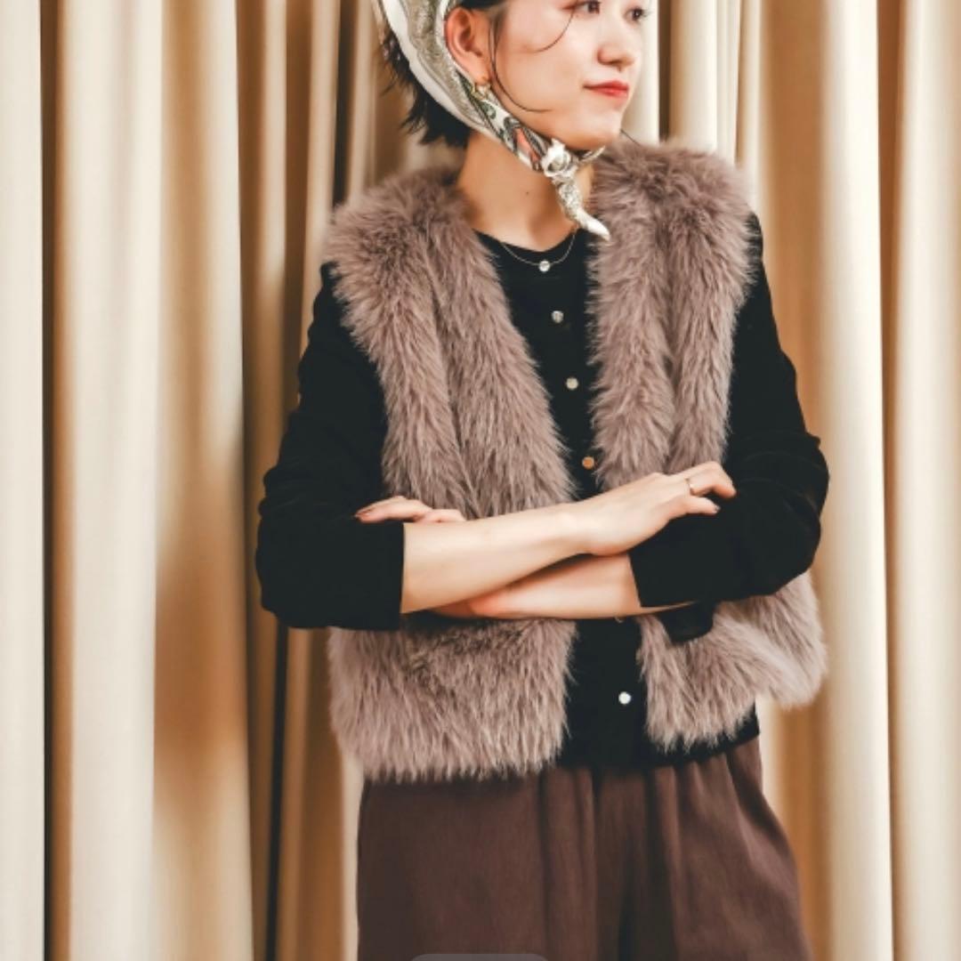 ルクールブラン　ショートフェイクファーベスト