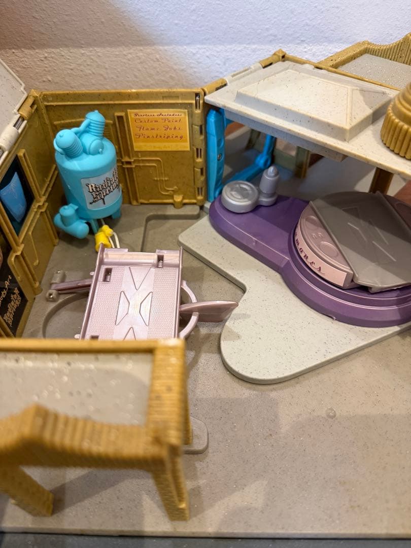 カーズ　ラモーンハウスオブボディーアート　プレイセット